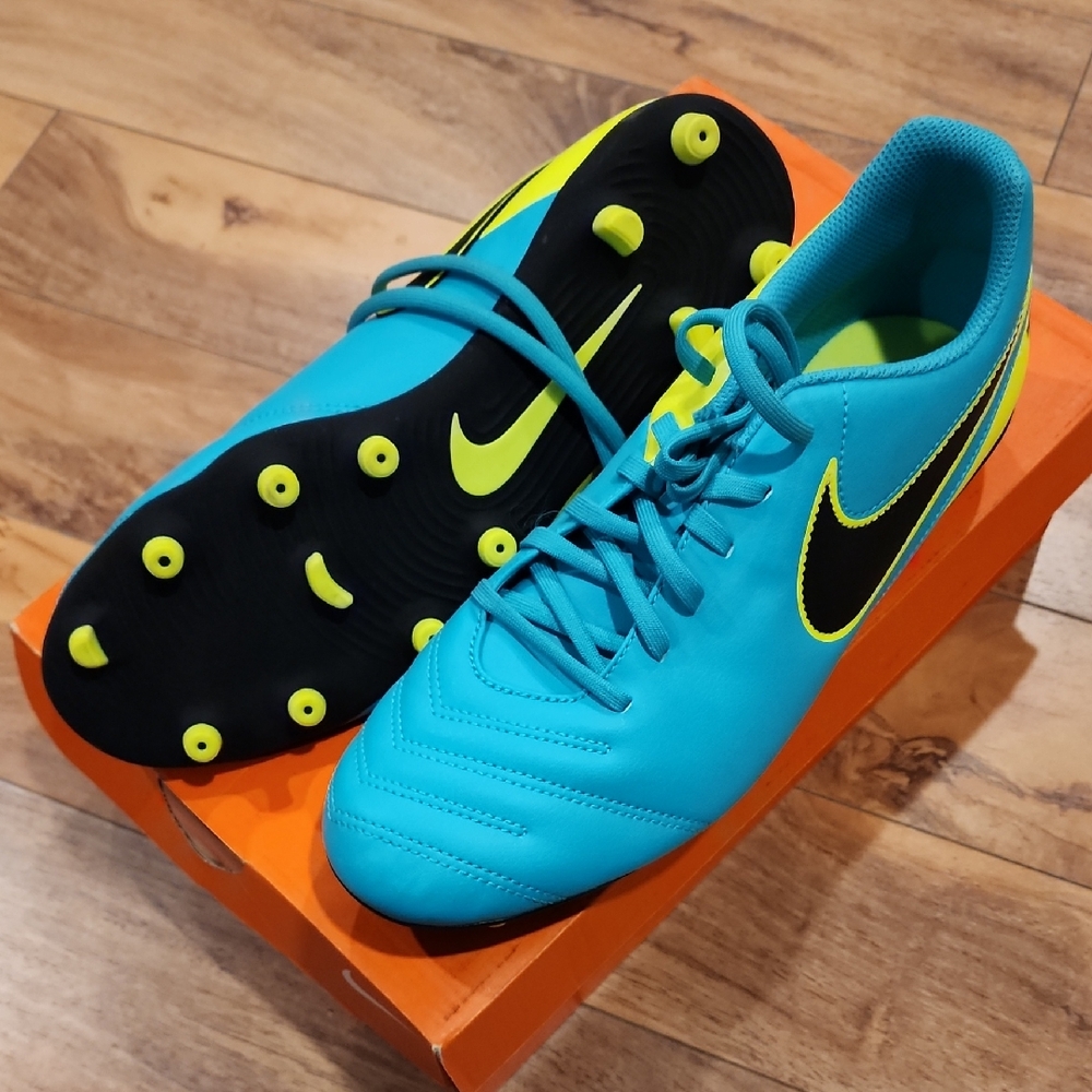 Nike TIEMPO RIO III FG Men's Teal and Black Athletic Cleats